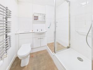 EN-SUITE SHOWER ROOM- click for photo gallery